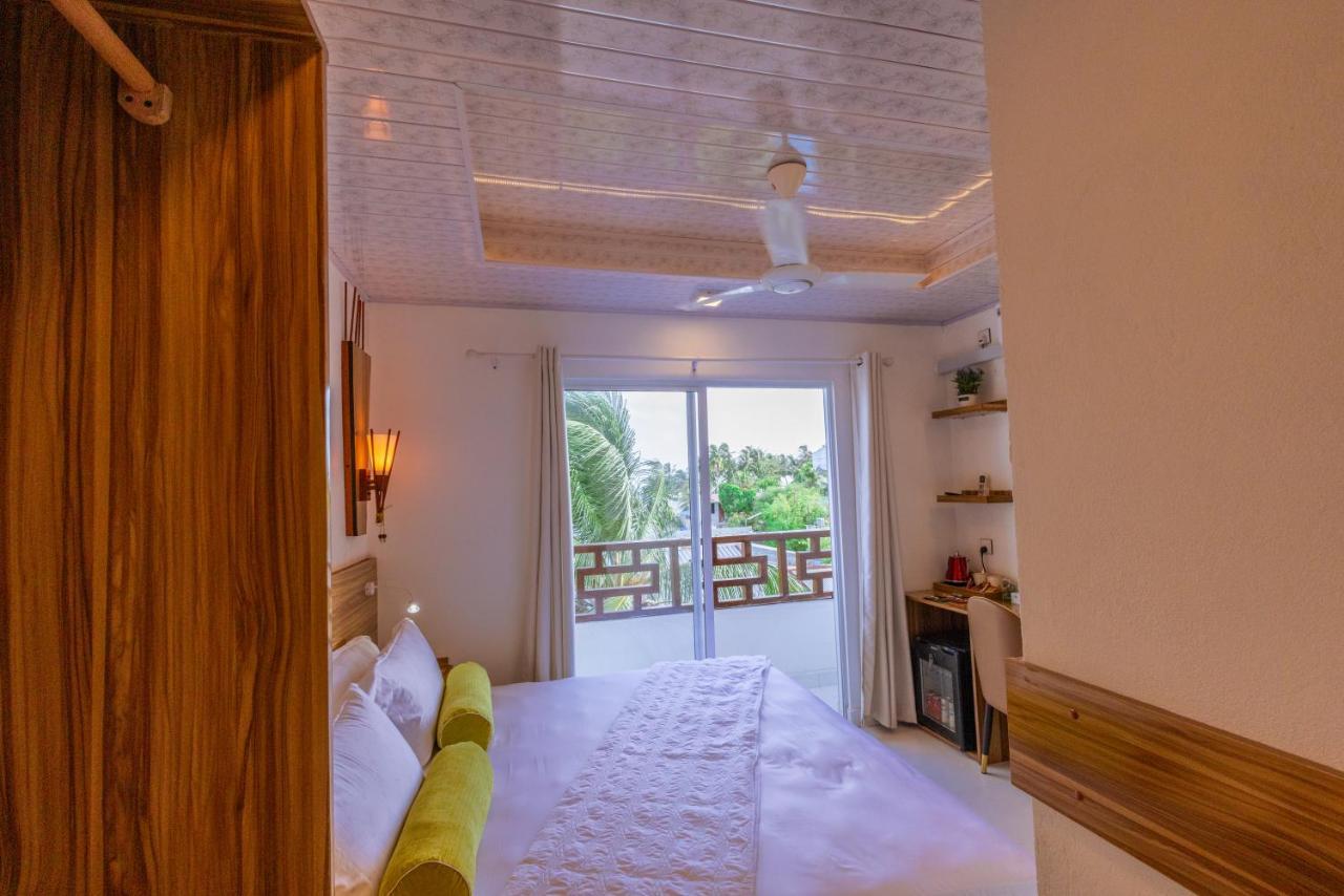 Batuta Maldives Fourson Hotel Thulusdhoo Eksteriør billede