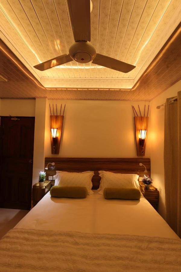 Batuta Maldives Fourson Hotel Thulusdhoo Eksteriør billede