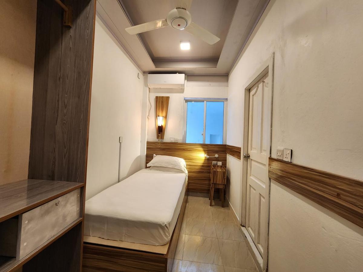 Batuta Maldives Fourson Hotel Thulusdhoo Eksteriør billede