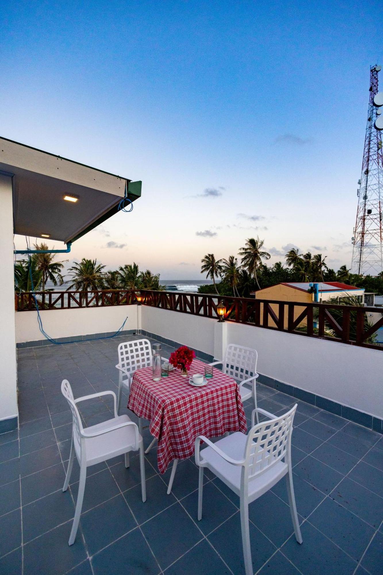 Batuta Maldives Fourson Hotel Thulusdhoo Eksteriør billede