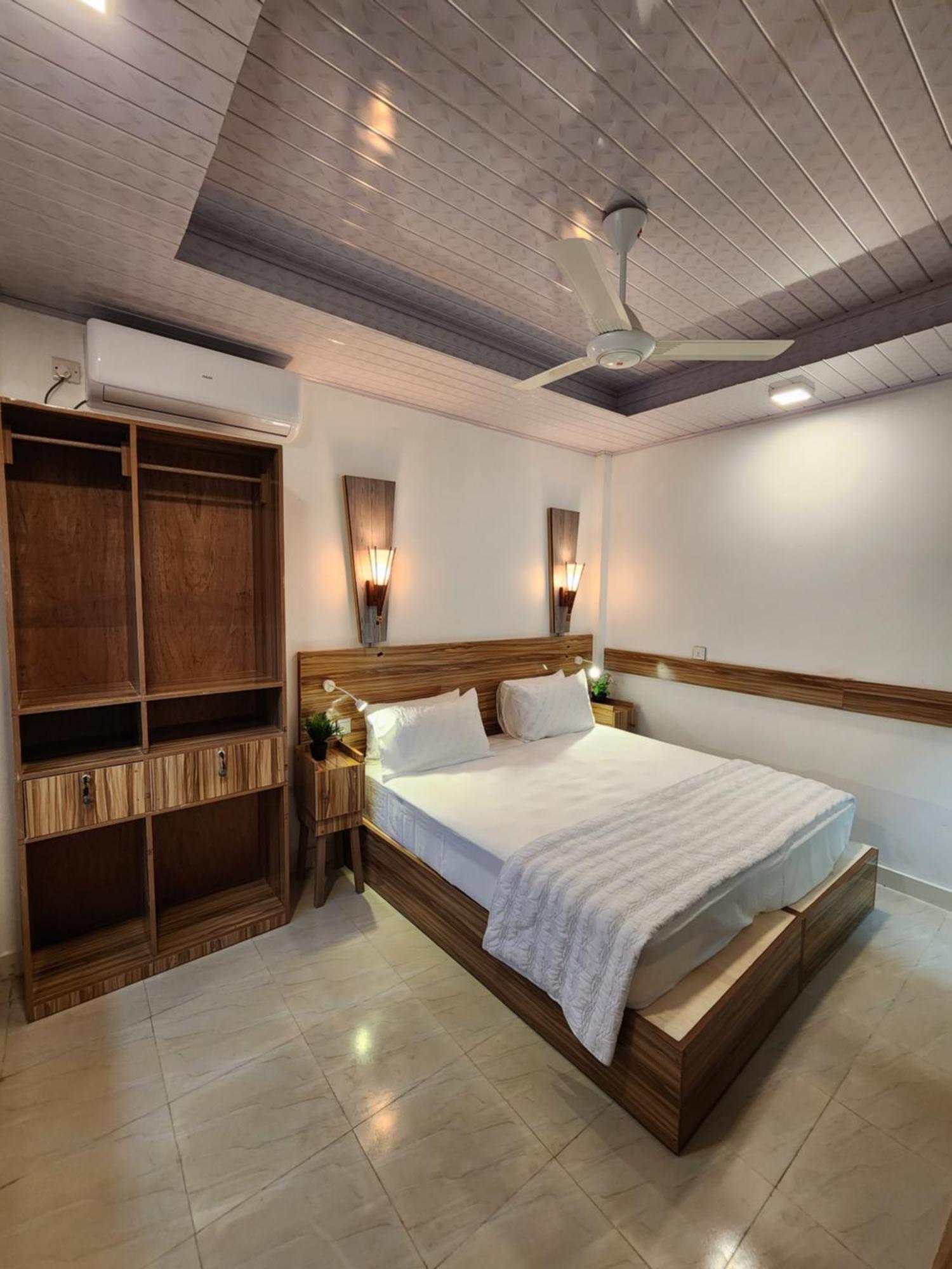 Batuta Maldives Fourson Hotel Thulusdhoo Værelse billede