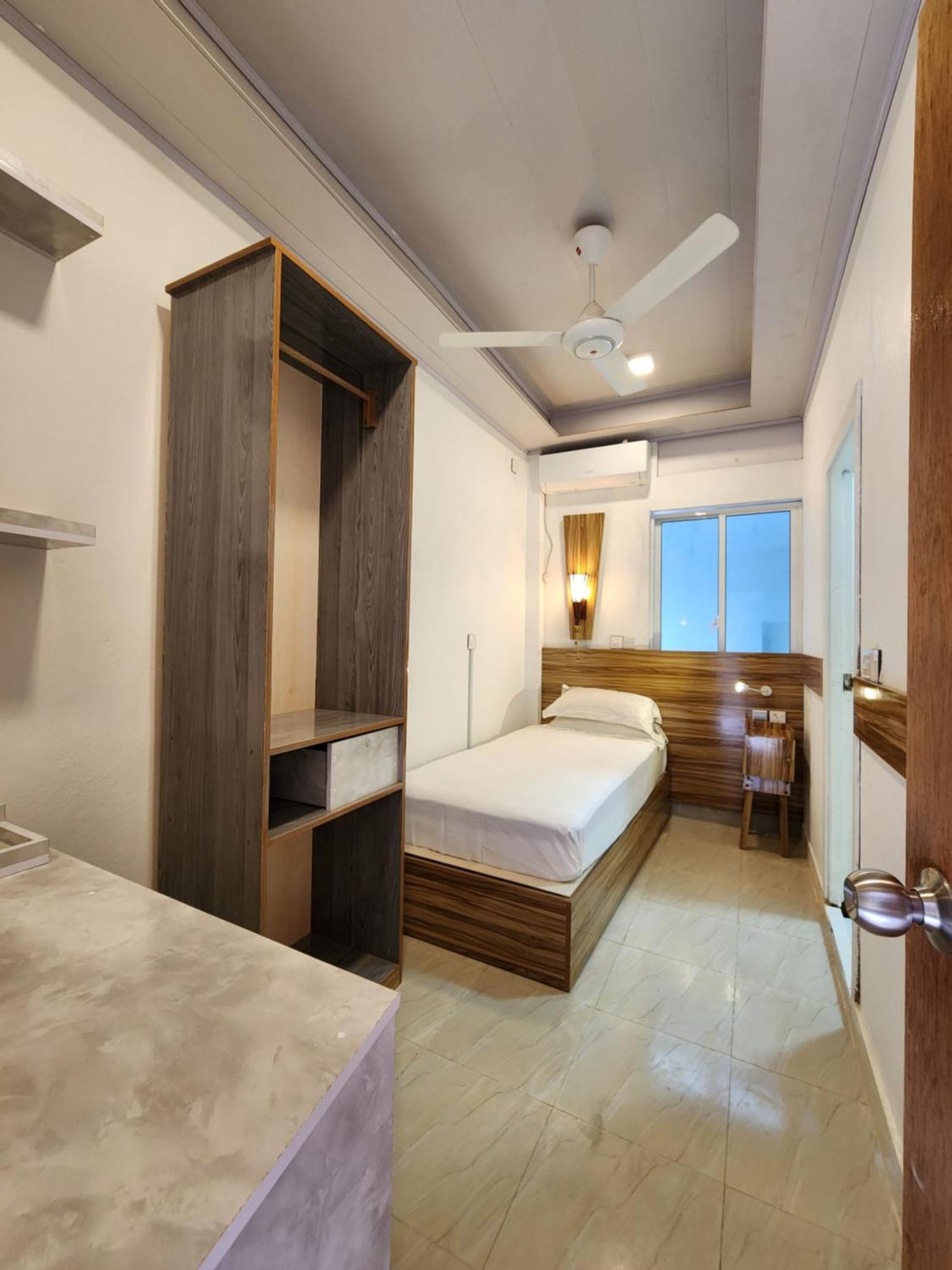 Batuta Maldives Fourson Hotel Thulusdhoo Værelse billede